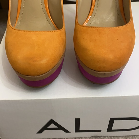Aldo Antonini Orange Pumps (Size 5) - Picture 3 of 6